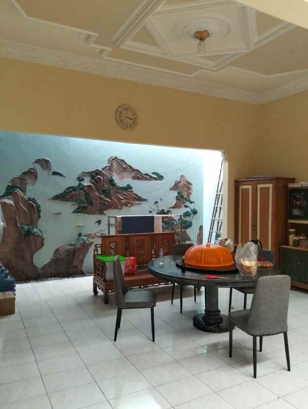 dijual rumah dharmahusada indah