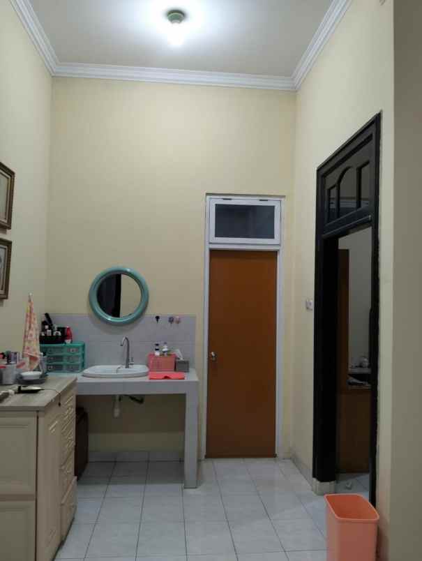 dijual rumah dharmahusada indah