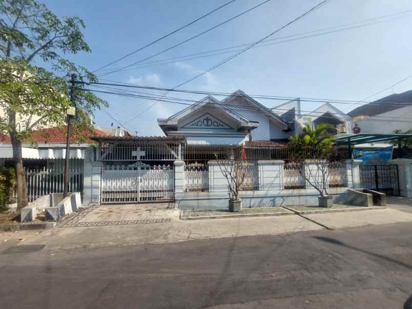 dijual rumah dharmahusada indah utara surabaya