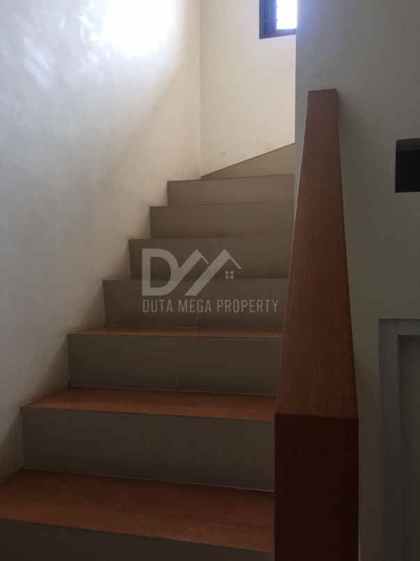 dijual rumah di bsd city