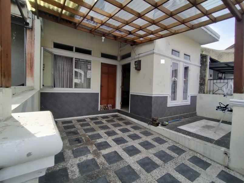 dijual rumah di jual rumah siap huni