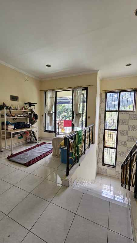 dijual rumah di legenda wisata cibubur