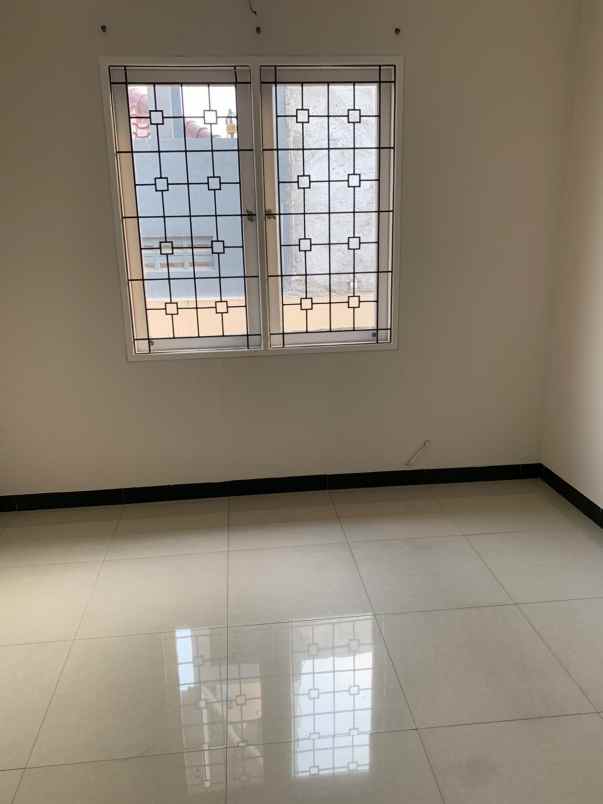 dijual rumah di legenda wisata cibubur