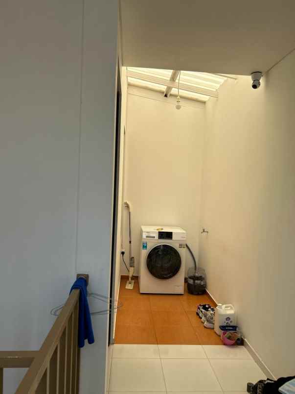 dijual rumah di legenda wisata full furnish