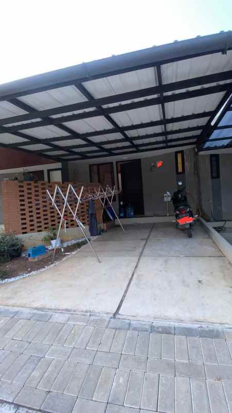 dijual rumah di over kredit rumah di