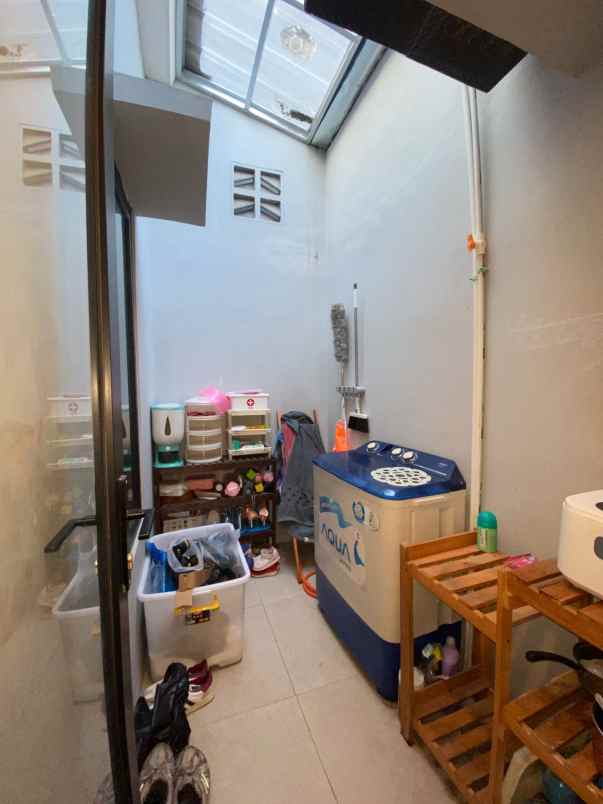 dijual rumah di over kredit rumah di