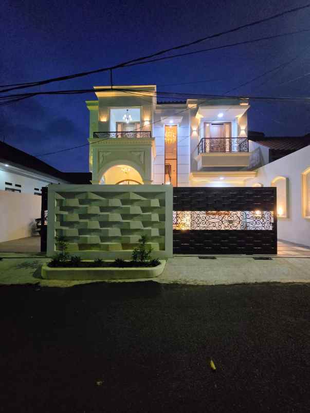 dijual rumah duren sawit