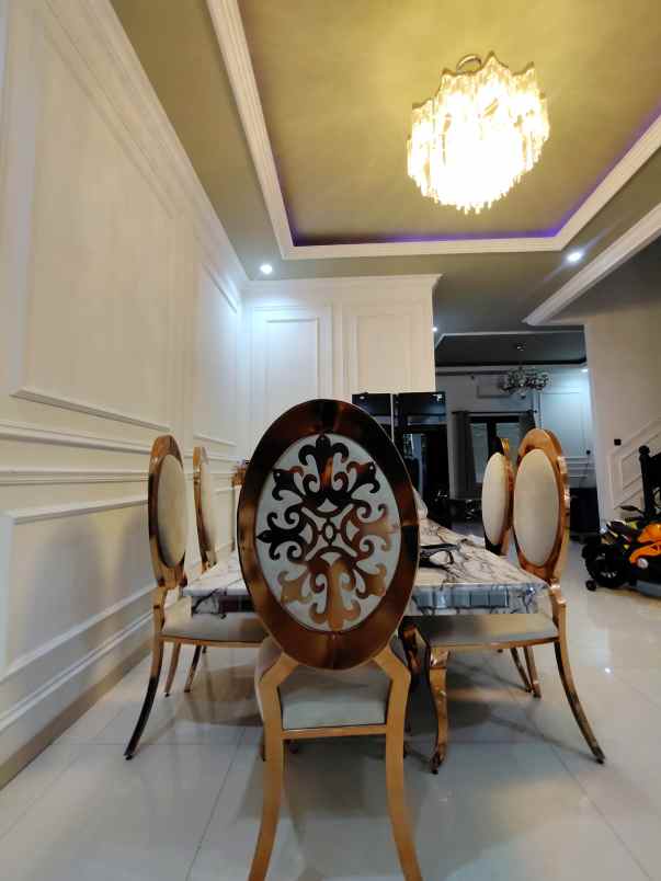 dijual rumah duren sawit