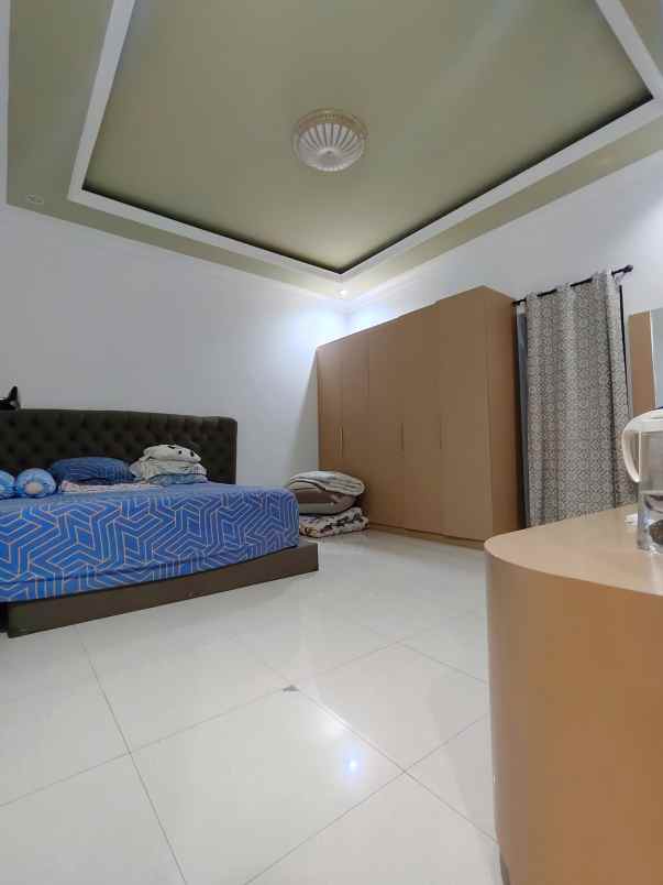 dijual rumah duren sawit