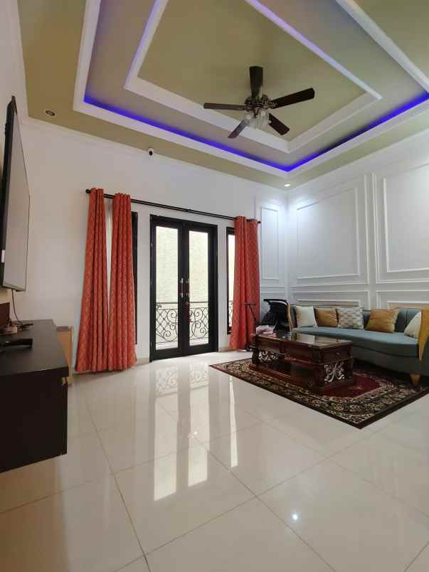 dijual rumah duren sawit