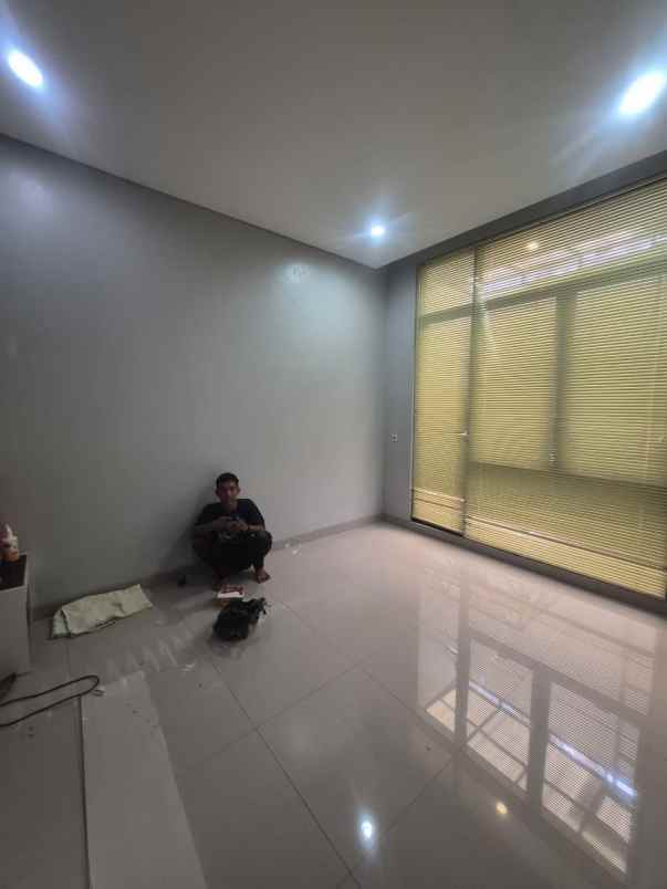 dijual rumah duren sawit jakarta timur
