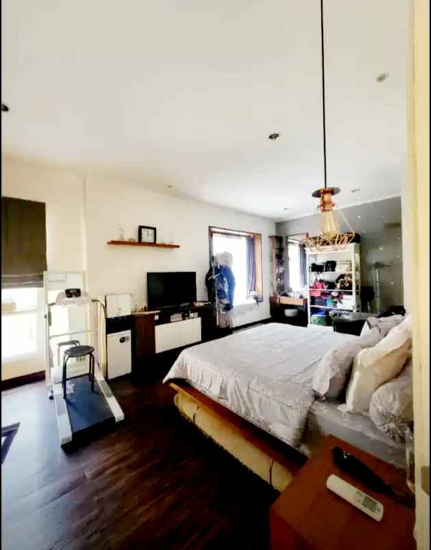 dijual rumah elista village paramount