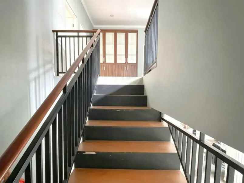 dijual rumah eramas
