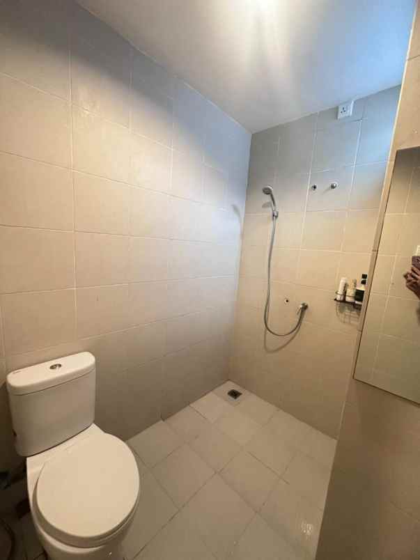 dijual rumah full furnished cluster o8 grand wisata