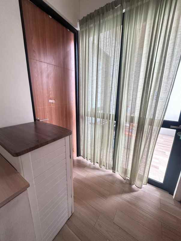 dijual rumah full furnished cluster o8 grand wisata