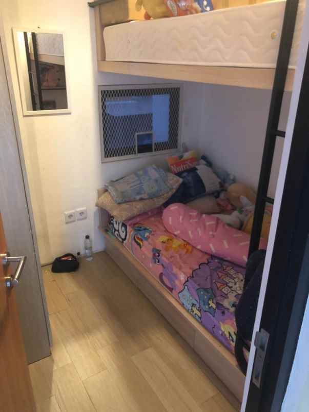 dijual rumah full furnished cluster o8 grand wisata