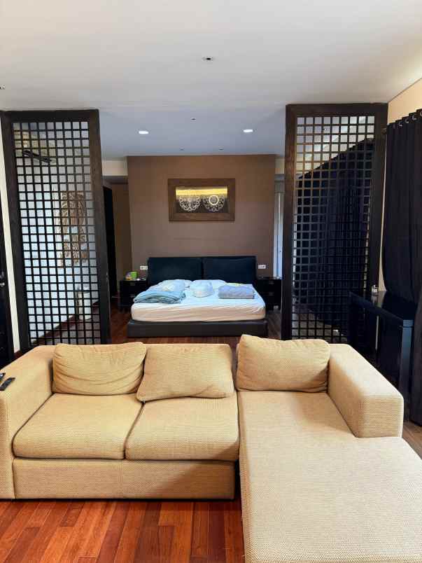 dijual rumah galaxy bumi permai araya 1