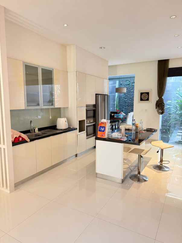 dijual rumah galaxy bumi permai araya 1