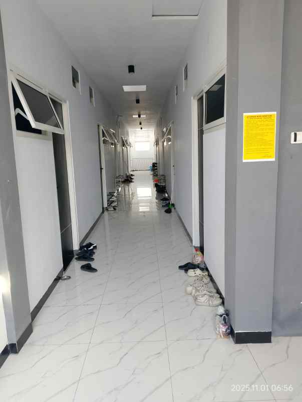 dijual rumah geluran sepanjang taman