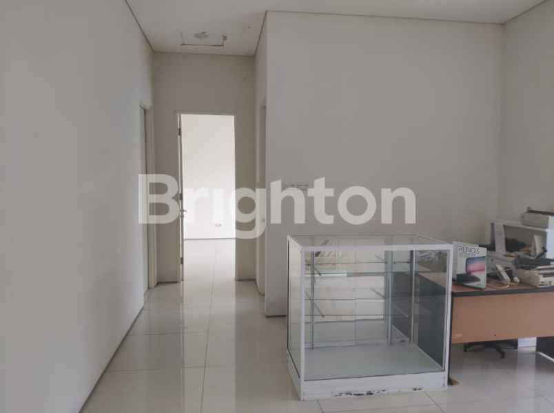 dijual rumah graha family