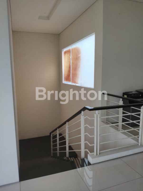 dijual rumah graha family