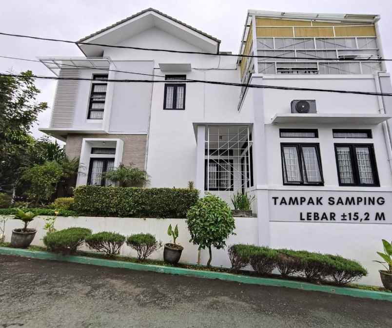 dijual rumah green hanjuang