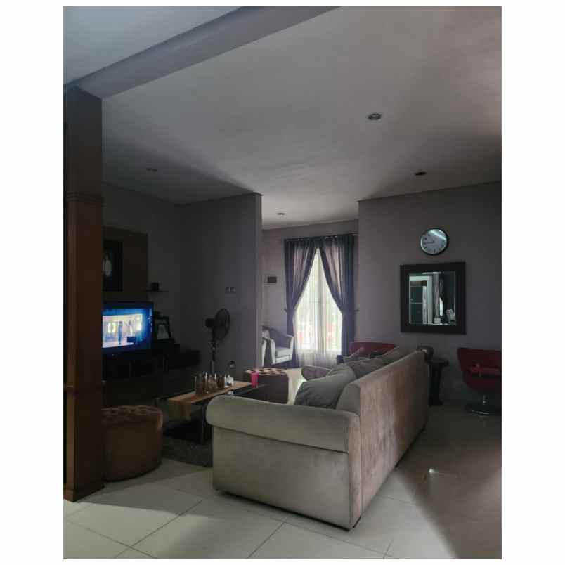 dijual rumah greenwoods townhouse