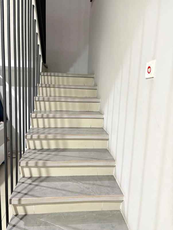 dijual rumah griya bintara indah