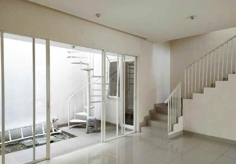 dijual rumah griya galaxy