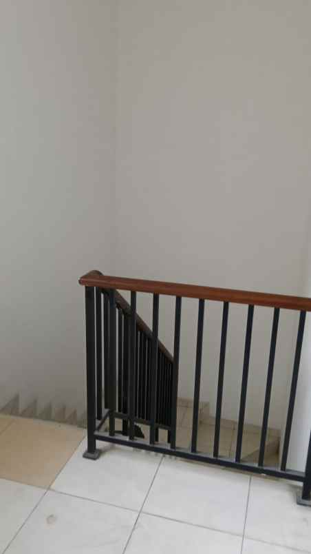 dijual rumah harapan indah cluster