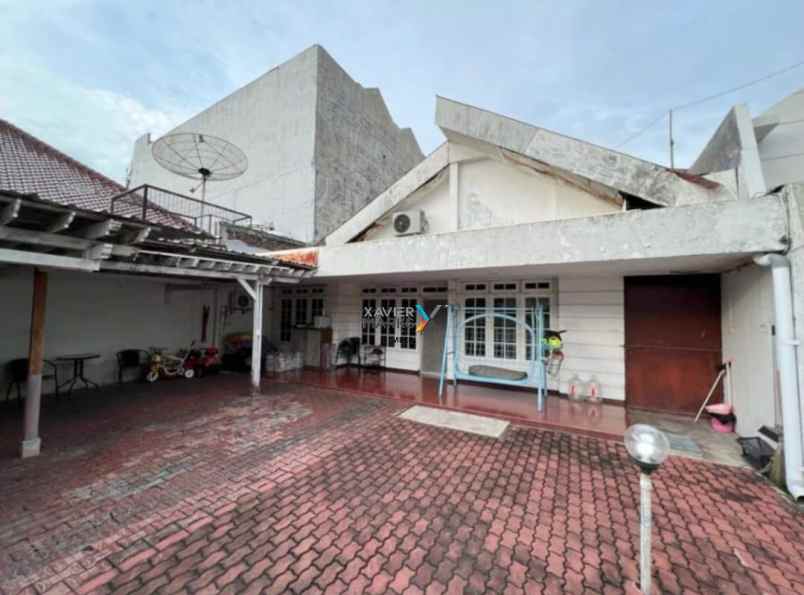 dijual rumah hitung tanah darmo permai timur