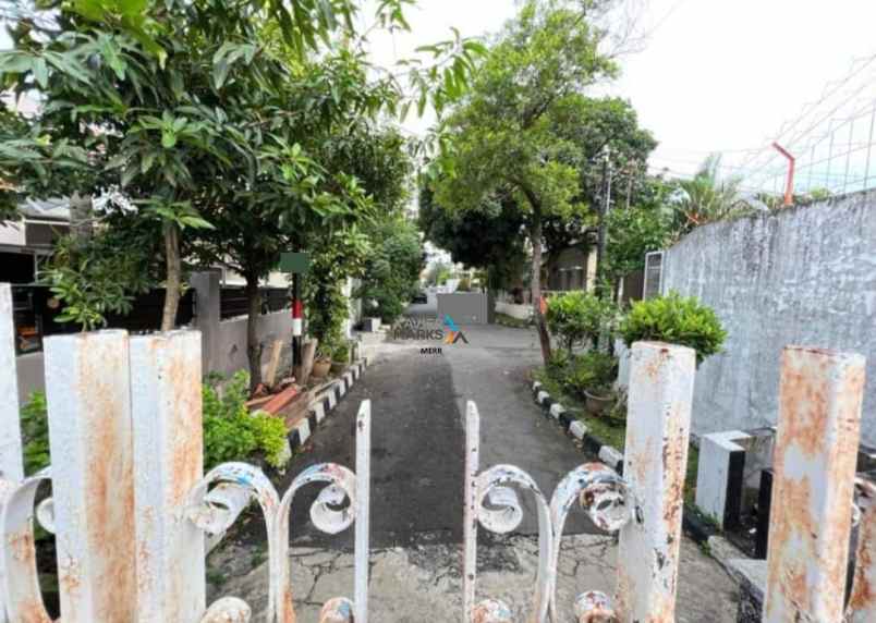 dijual rumah hitung tanah darmo permai timur