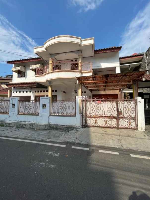 dijual rumah huni kos kosan di cempaka putih