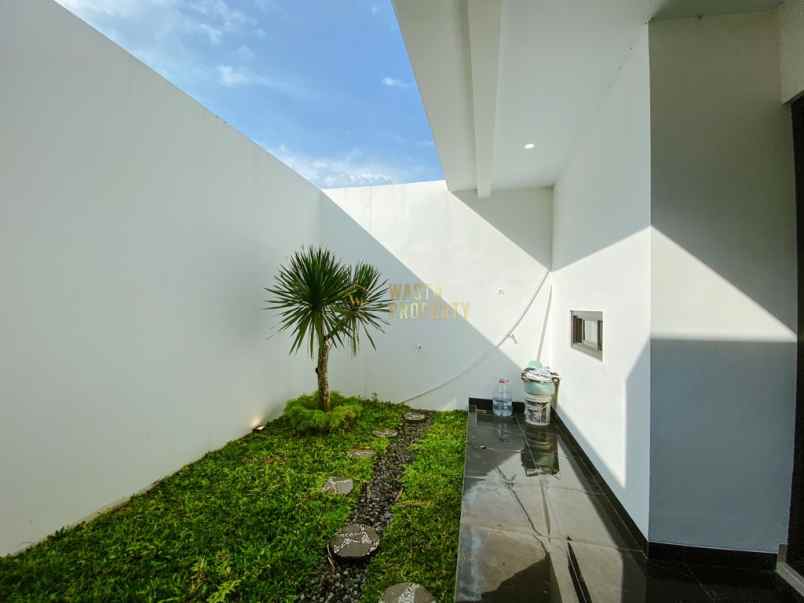 dijual rumah jalan besi jangkang
