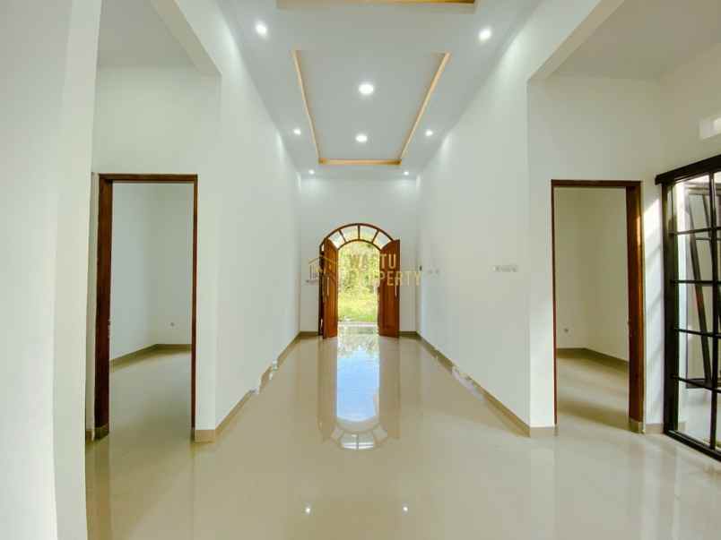 dijual rumah jalan besi jangkang