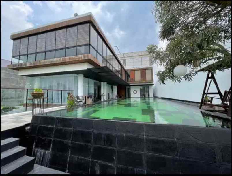 dijual rumah jalan bulevar kidang penanjung