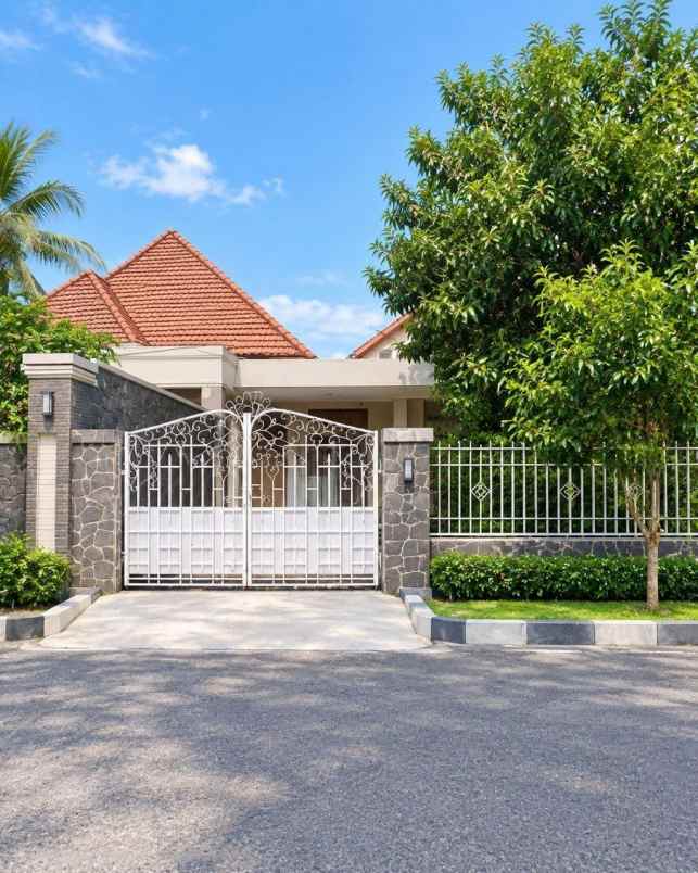 dijual rumah jalan doho