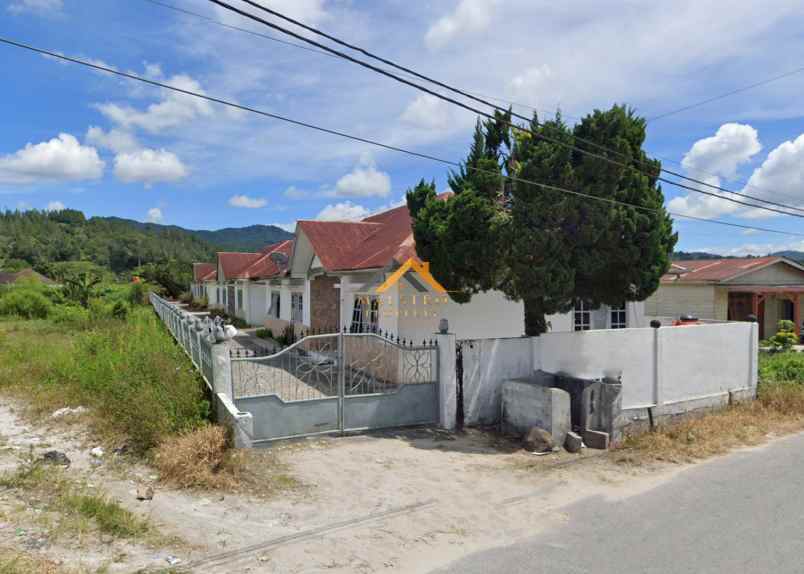 dijual rumah jalan dr td pardede tarutung