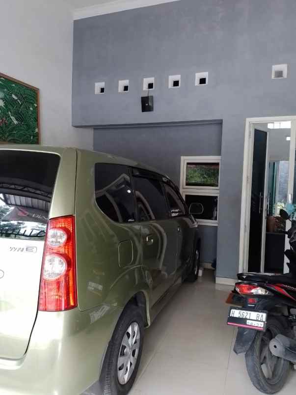 dijual rumah jalan elang raya