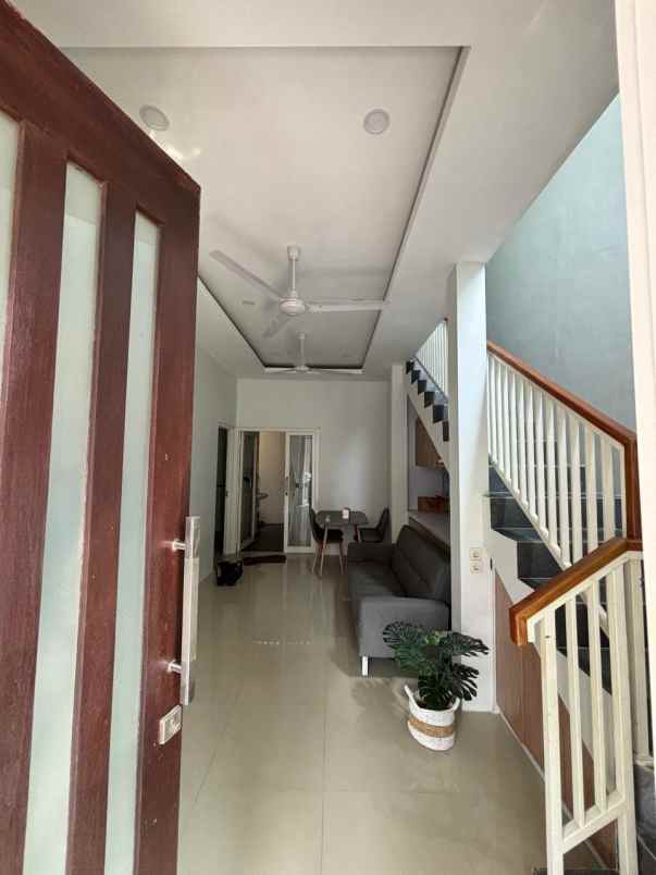 dijual rumah jalan elang raya