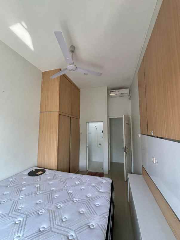 dijual rumah jalan elang raya