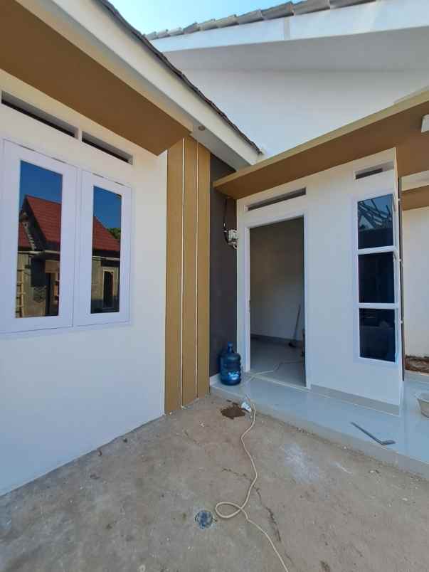 dijual rumah jalan kekupu bedahan