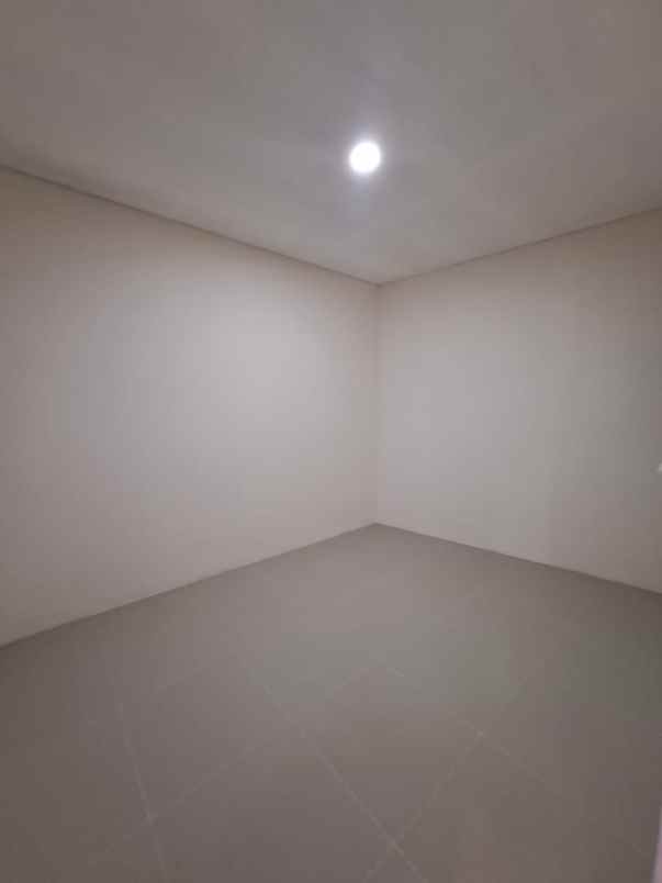 dijual rumah jalan kekupu bedahan