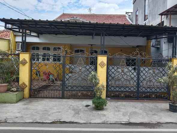 dijual rumah jalan pengadegan utara