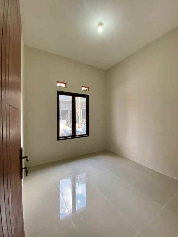 dijual rumah jalan pondok rajeg
