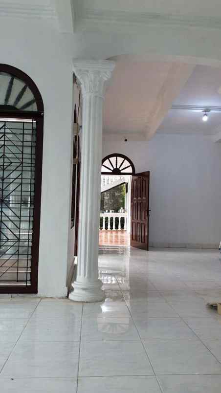 dijual rumah jalan pugeran barat