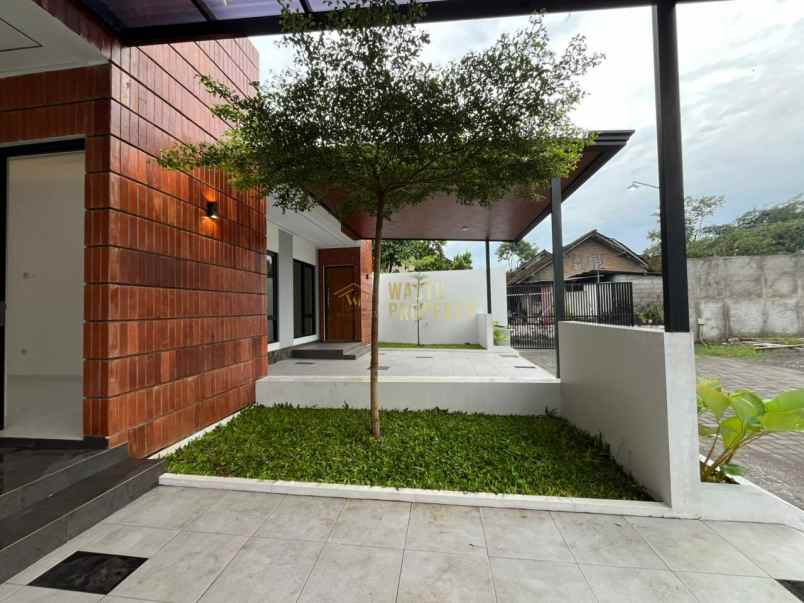 dijual rumah jalan purbaya cebongan