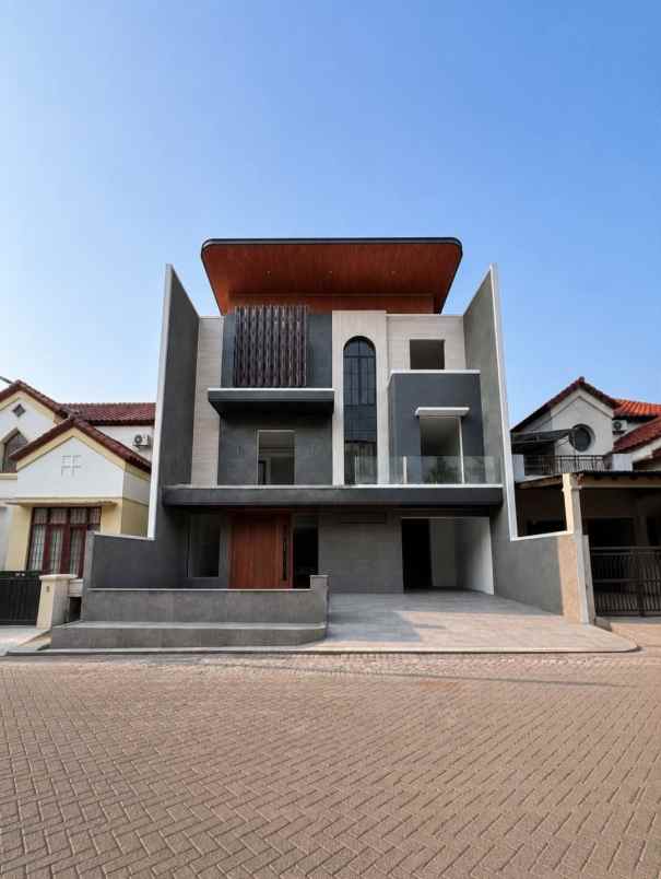 dijual rumah jalan puri widya kencana