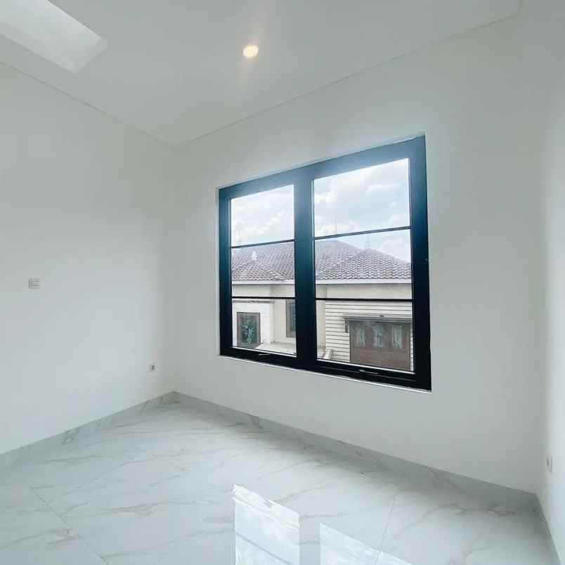 dijual rumah jalan raya bintaro jakarta