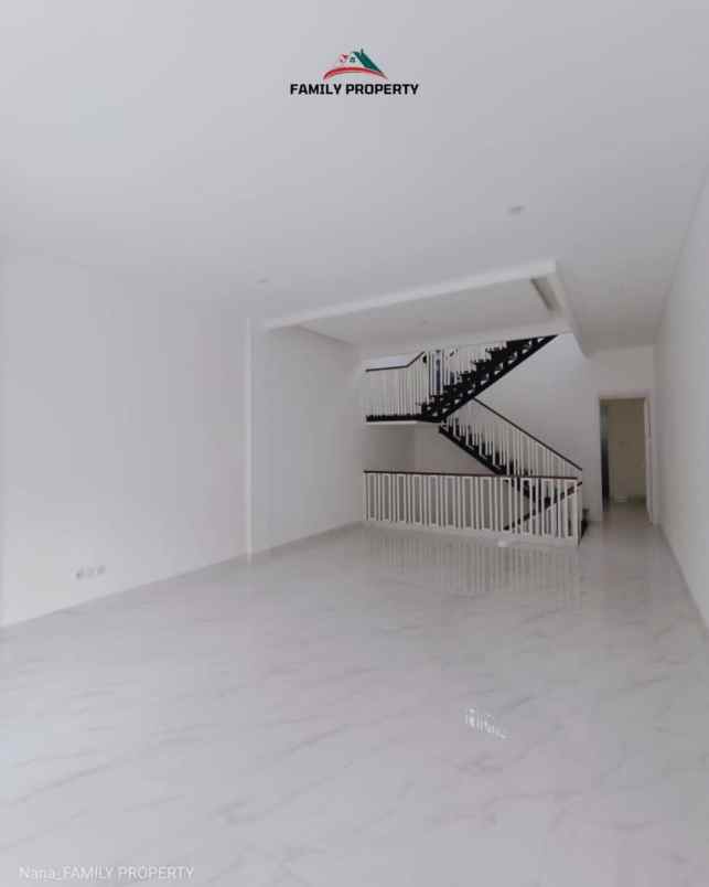 dijual rumah jalan raya bintaro jakarta